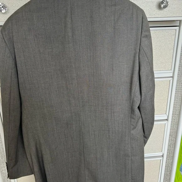 Men’s Kasper gray suit, 44, 38 x30, used - Picture 3 of 8